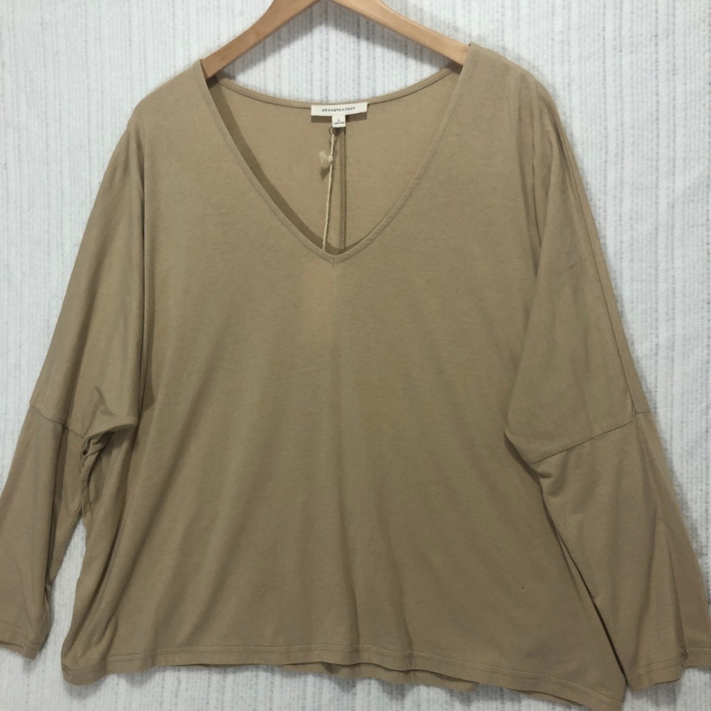 Translation Layer V-Neck Long Sleeve Relaxed Fit Top Neutral Tan L